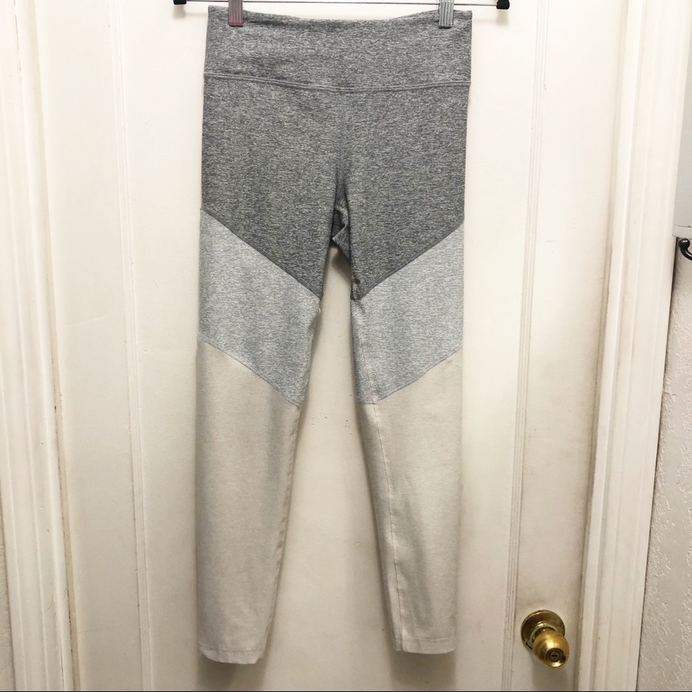 Outdoor Voices Springs 7/8 Color Block Workout Leggings. Size Small.